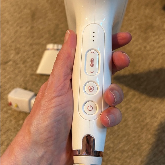 T3 Cura Luxe hair dryer - Picture 2 of 5